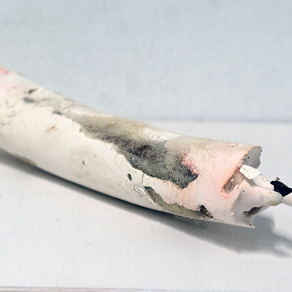 Gips, bister, wol en hout